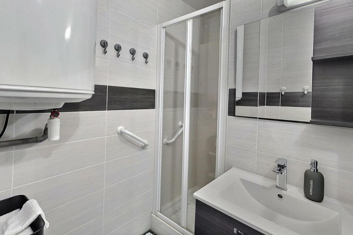 Le Voltaire - Balcon - 2 Chb - 3 Lits - 2 Min Gare Et Cente-Ville - Mon Groom טרואה מראה חיצוני תמונה